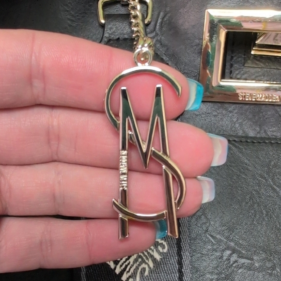 Steve Madden Chic Black Shoulder Bag. Excellent Condition. - Picture 15 of 16